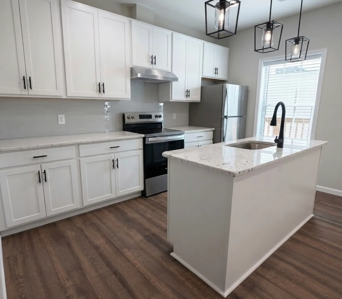 2 bed, 840 sqft, $1,200 — Photo 2