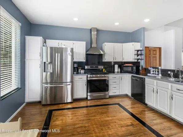 27 Snowberry Pl, Parachute, CO 81635