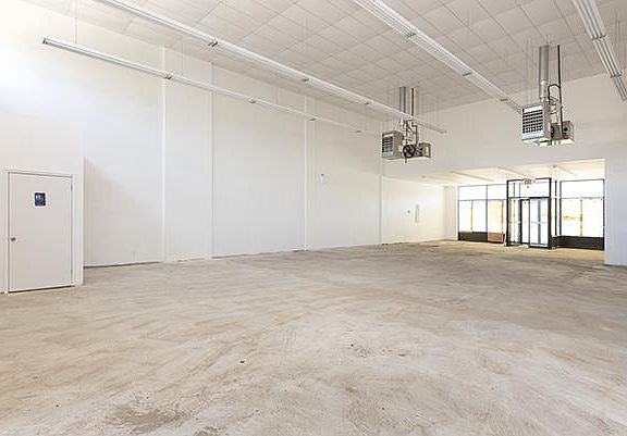 5th image of 7723 Queens Blvd