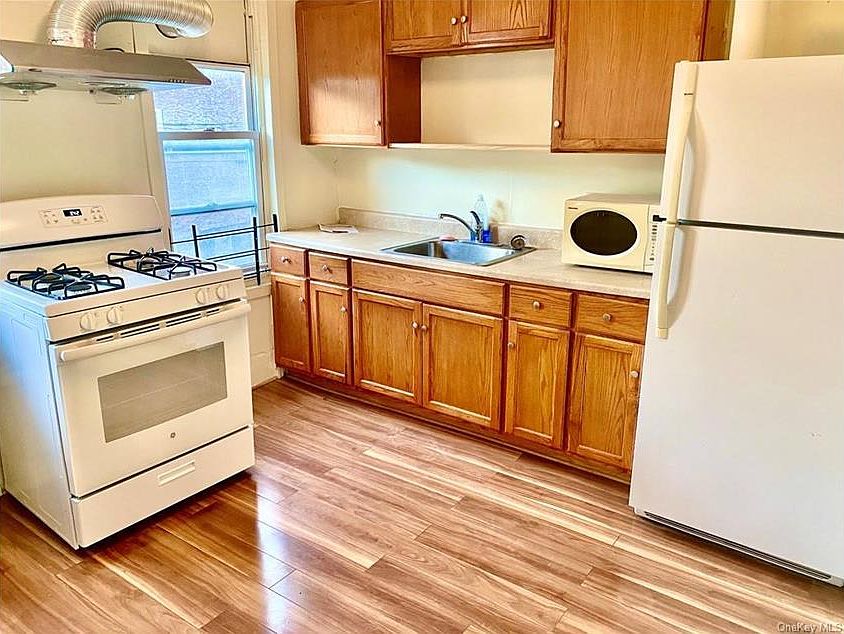 1st image of 35 E Main St #3