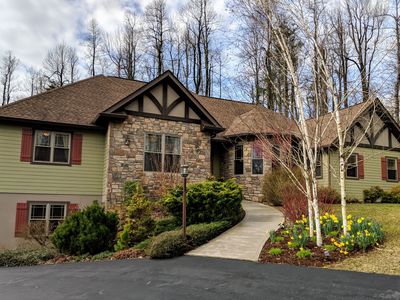 300 Pinnacle Peak Ln, Flat Rock, NC, 28731