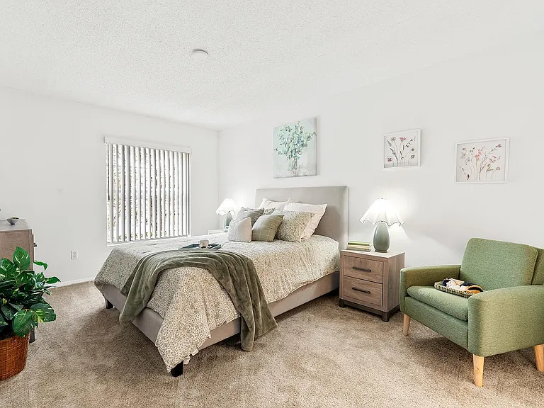 Bella Vista Apartments — Photo 3