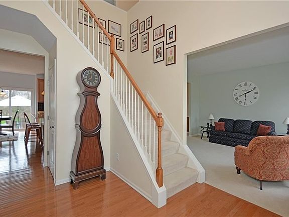 3rd image of 35682 Bentley Dr