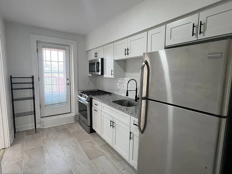 4321 Sheldon Ave — Photo 5