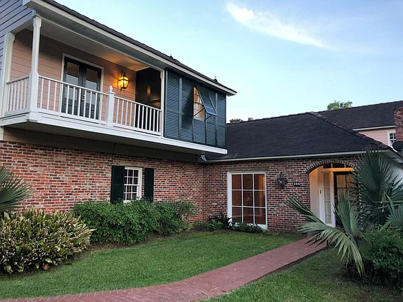 View of front lawn