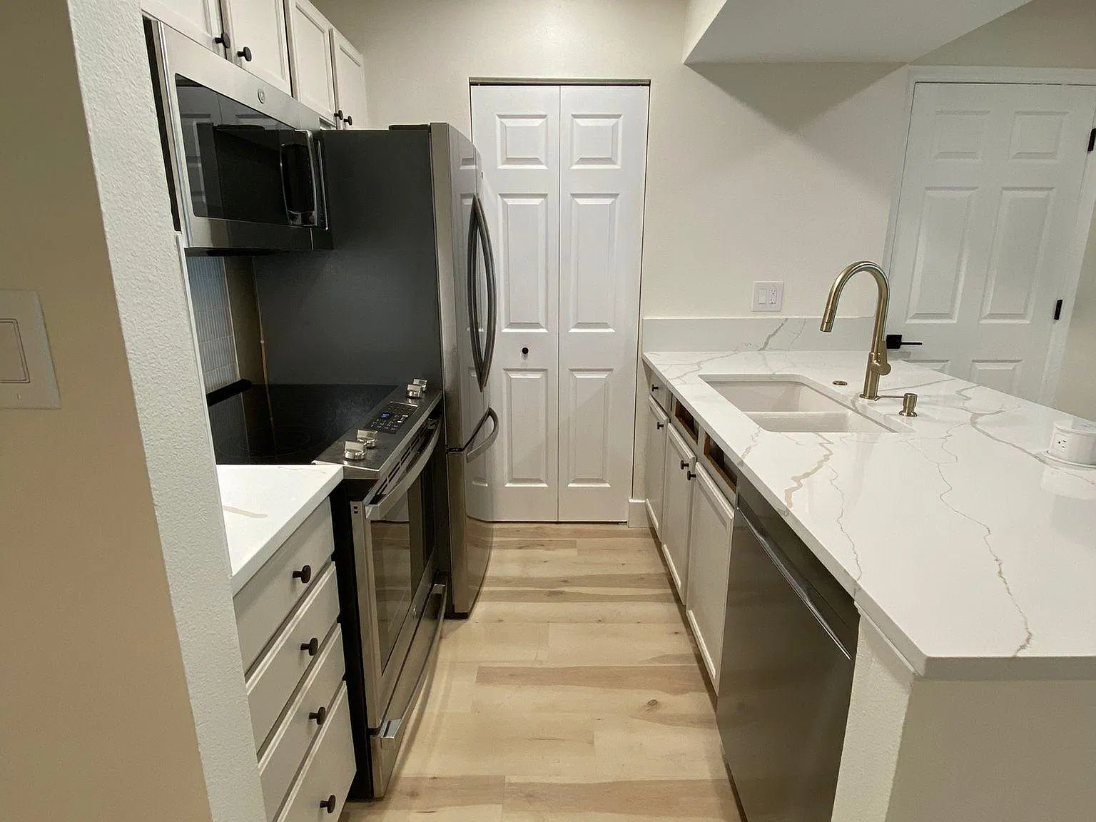 703 Parsons Lake Path — Photo 2