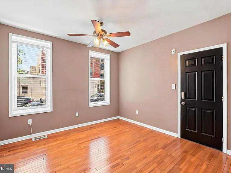 1818 Catharine St #1F — Photo 2