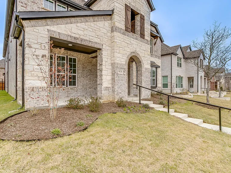9836 Derbyshire Dr — Photo 103