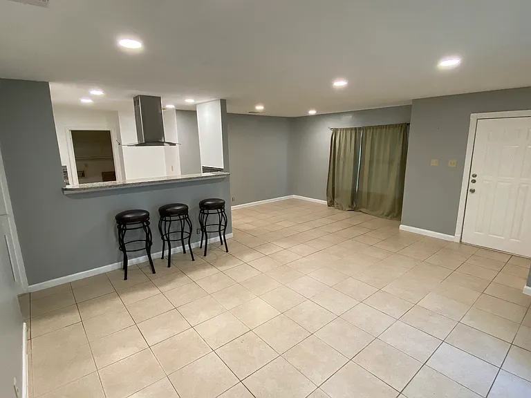 7318 Hunters Lk — Photo 10