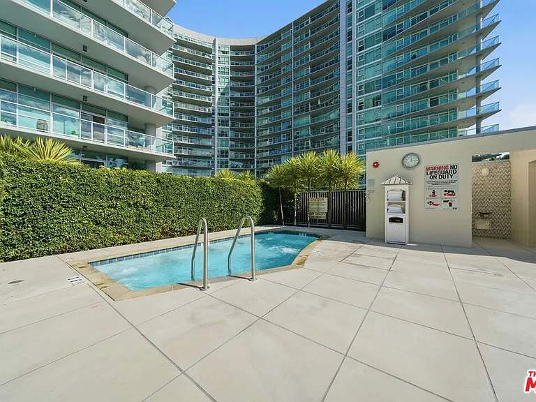 13650 Marina Pointe Dr #1603 — Photo 63