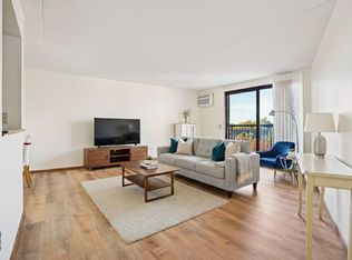 2601 Kenzie Ter APT 402, Saint Anthony, MN 55418