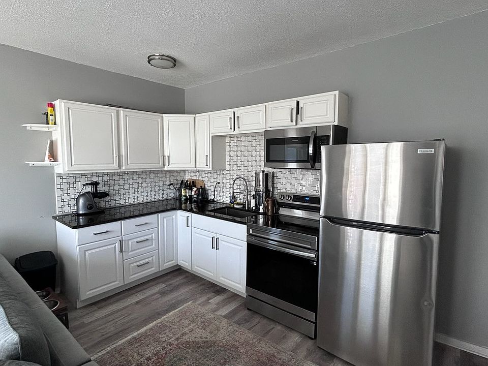 1st image of 417 Main St