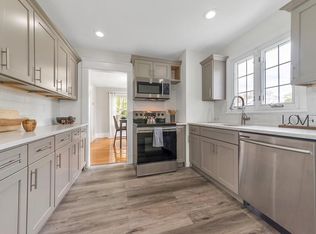 94 Rimmon Ave, Chicopee, MA 01013