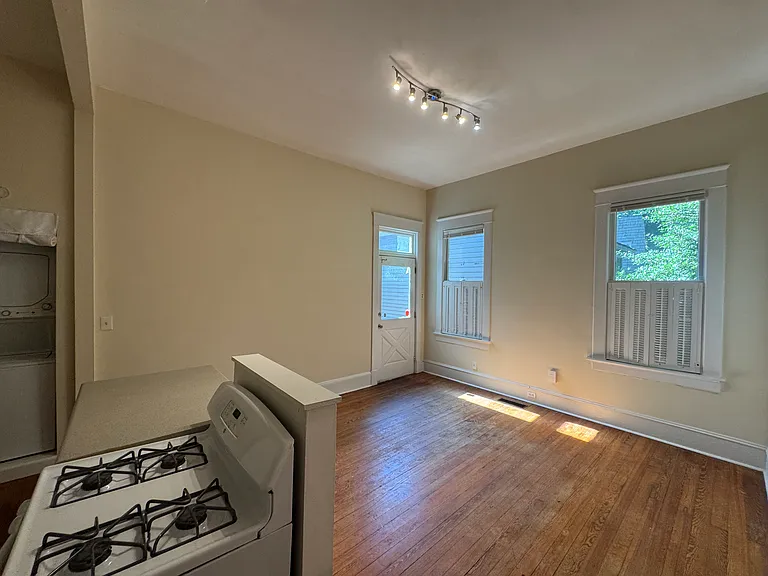 978 Myrtle St NE #C — Photo 13