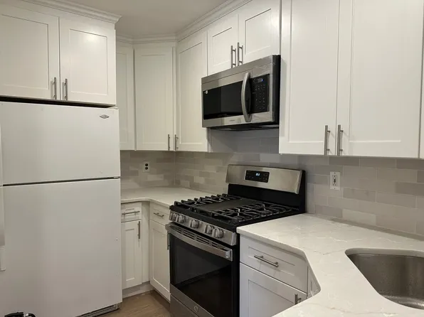 380 McDowell Dr, East Brunswick, NJ 08816