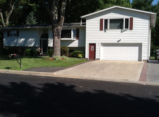 706 Townsend St, Cambridge, WI 53523