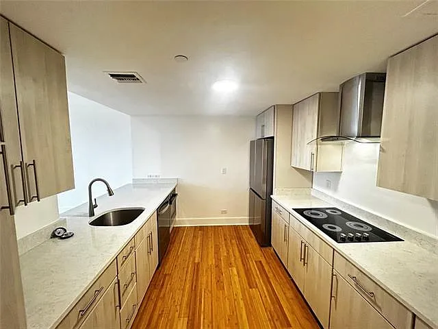 2100 Saint Charles Ave #3M — Photo 10