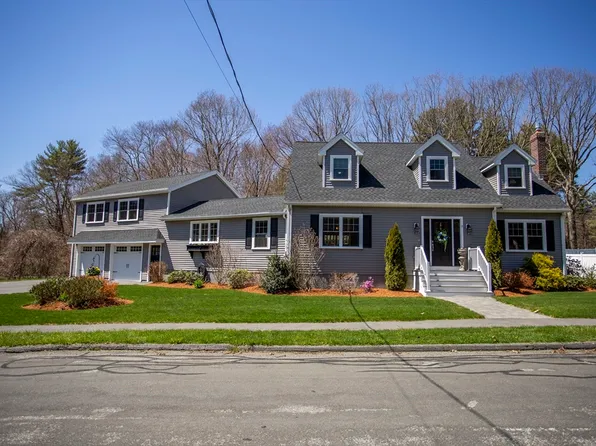 2 Fairview St, North Reading, MA 01864