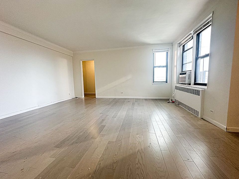 1st image of 14407 Sanford Ave #6L