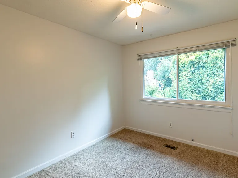 110 Woodlake Dr — Photo 29