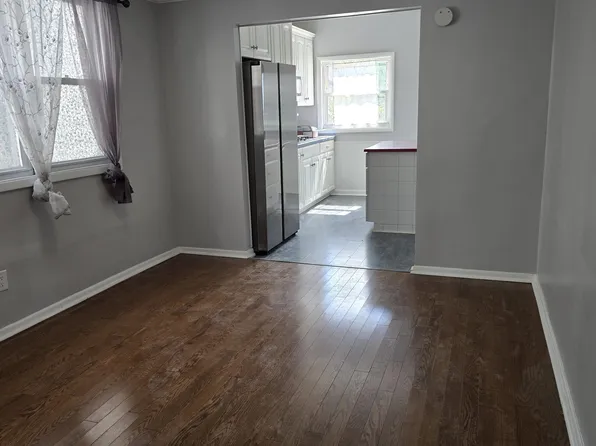 120 West 13th Street image 2 of 16