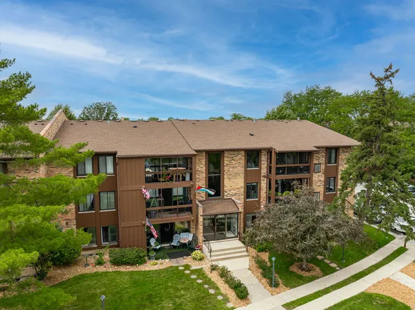 7501 175th St APT 13, Tinley Park, IL 60477