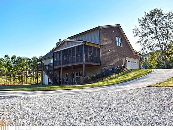 2nd image of 329 Brook Hollow Ln
