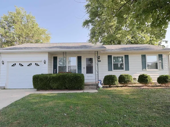 118 Westport Dr, Salem, IL 62881