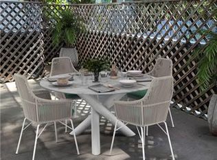 1926 Pinehurst Rd, Los Angeles, CA 90068