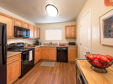 2 Bed, 1 Bath - 950 sq. ft.