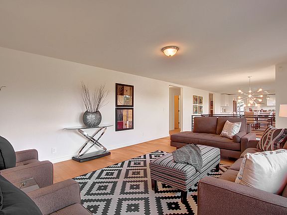 5th image of 9547 44th Ave NE