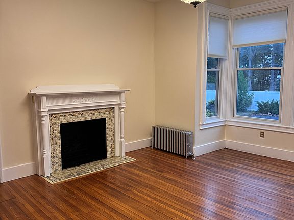 living room/ bedroom