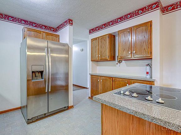 5th image of 838 Wesleyan Dr