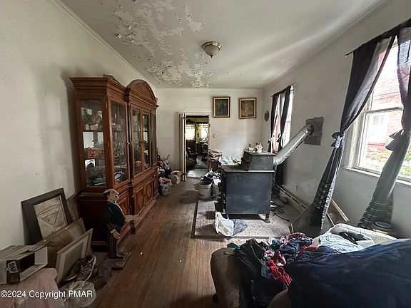 5th image of 16 S White St