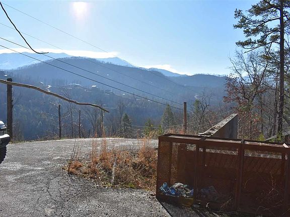 3rd image of 328 Pinnacle Dr