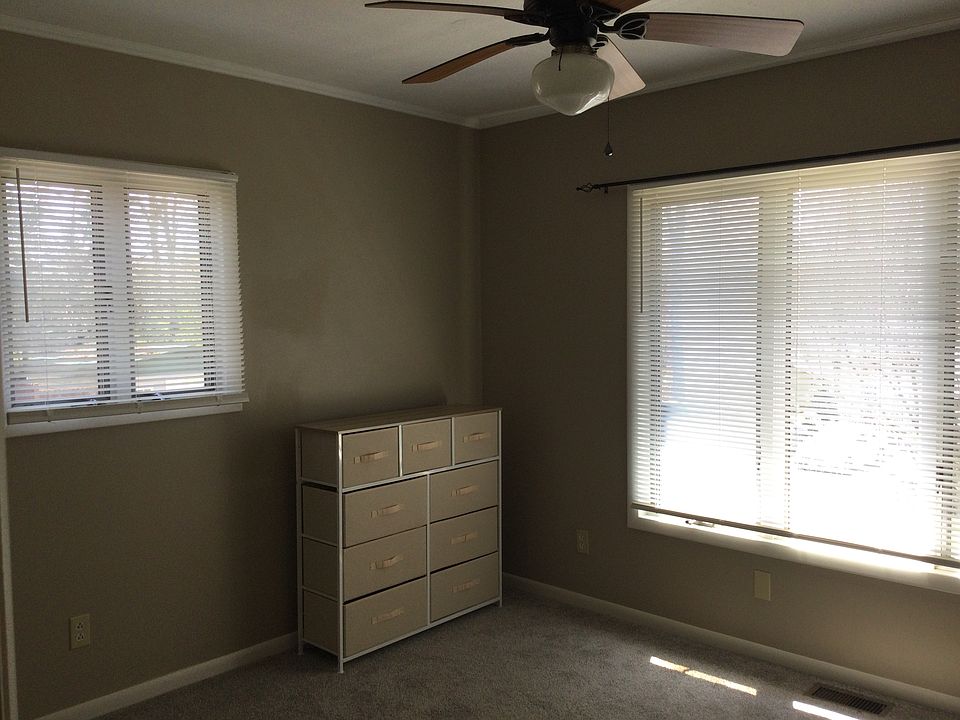 2nd image of 12 Wellspring Ln #2