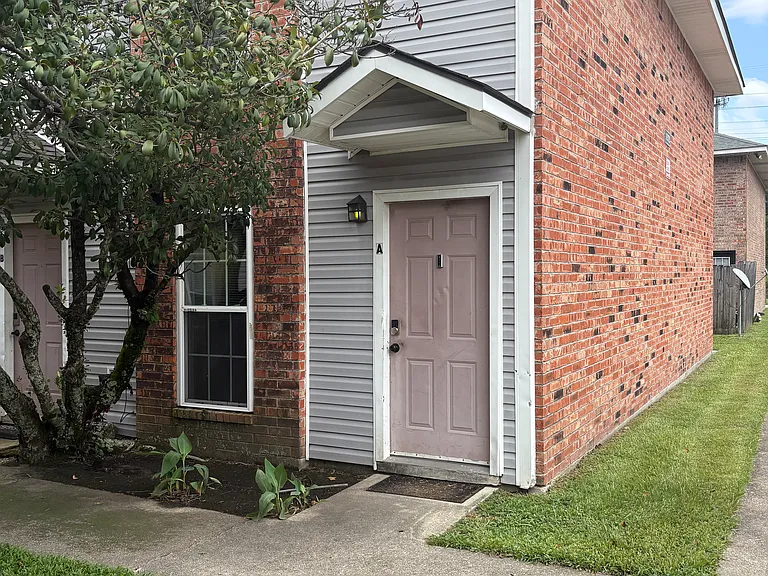 1672 Brightside Dr — Photo 1