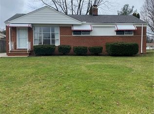 3740 W 212th St, Fairview Park, OH