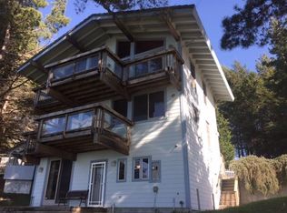 27 Eel Ct, Whitethorn, CA 95589