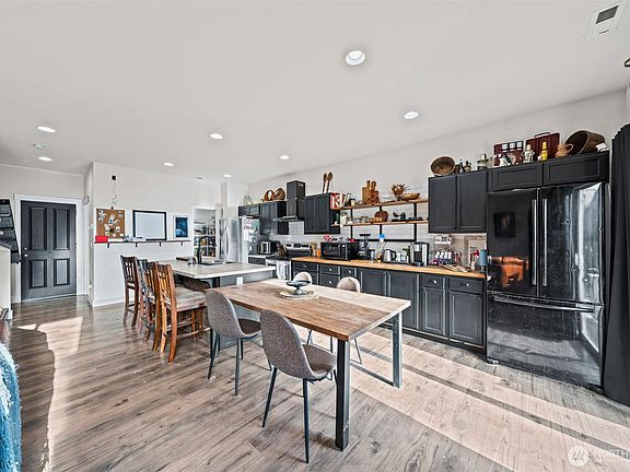 4th image of 10586 189th Street E