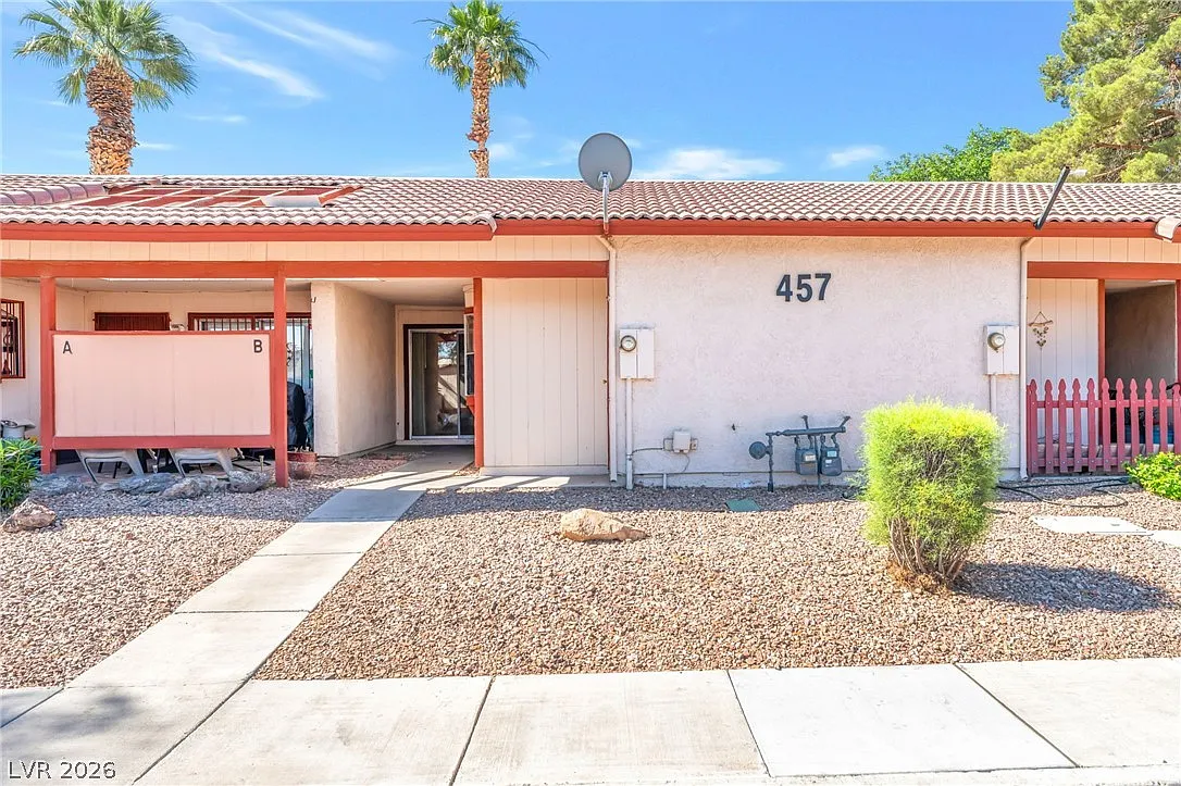 1 bed, 1.0 bath, 599 sqft, $1,000 — Photo 1