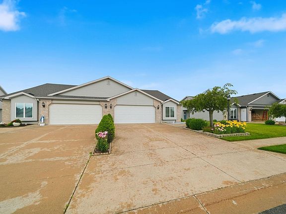 3rd image of 1767 E Inverness Cir