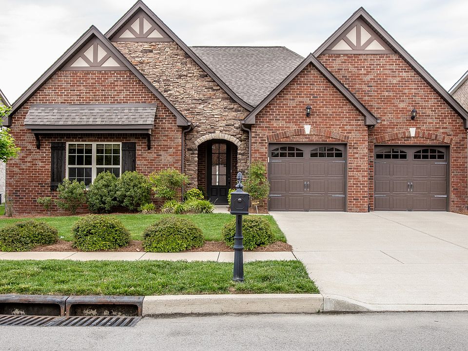 1st image of 2620 Paddock Park Dr