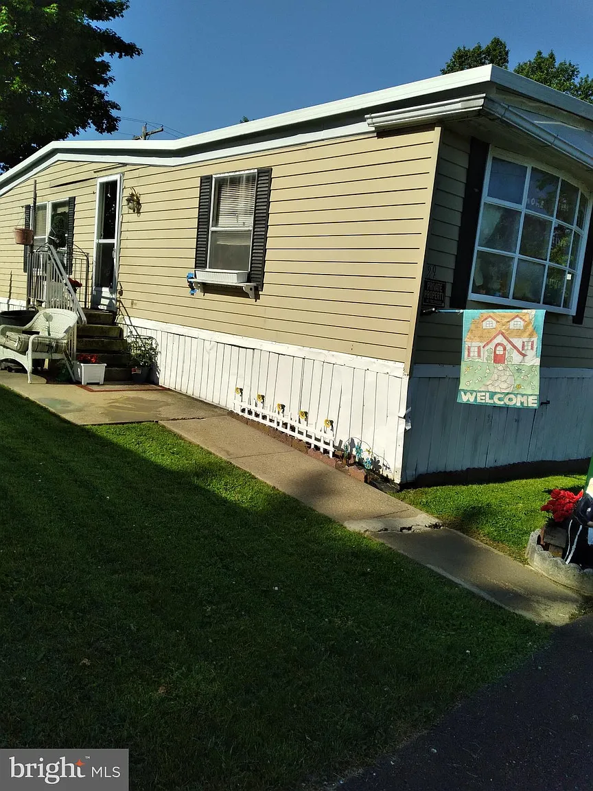 29 Kennedy Dr photo 1