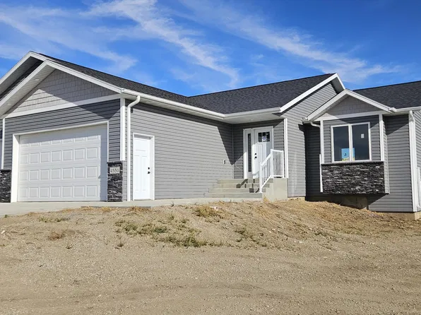 4550 Trailblazer Loop, Mandan, ND 58554