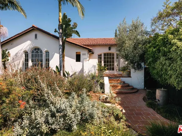 4801 Ambrose Ave, Los Angeles, CA 90027