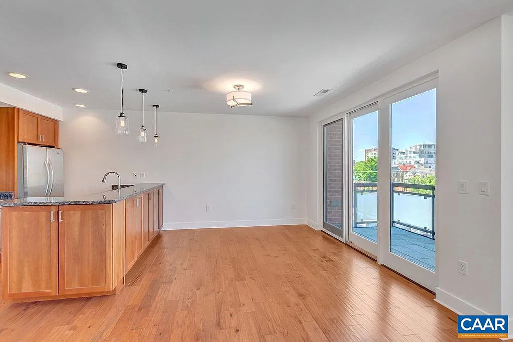 1 bed, 1.0 bath, 865 sqft, $2,500 — Photo 3