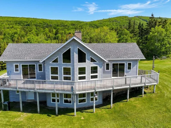 2420 Coxheath Rd, Blacketts Lake, NS B1L 1A5