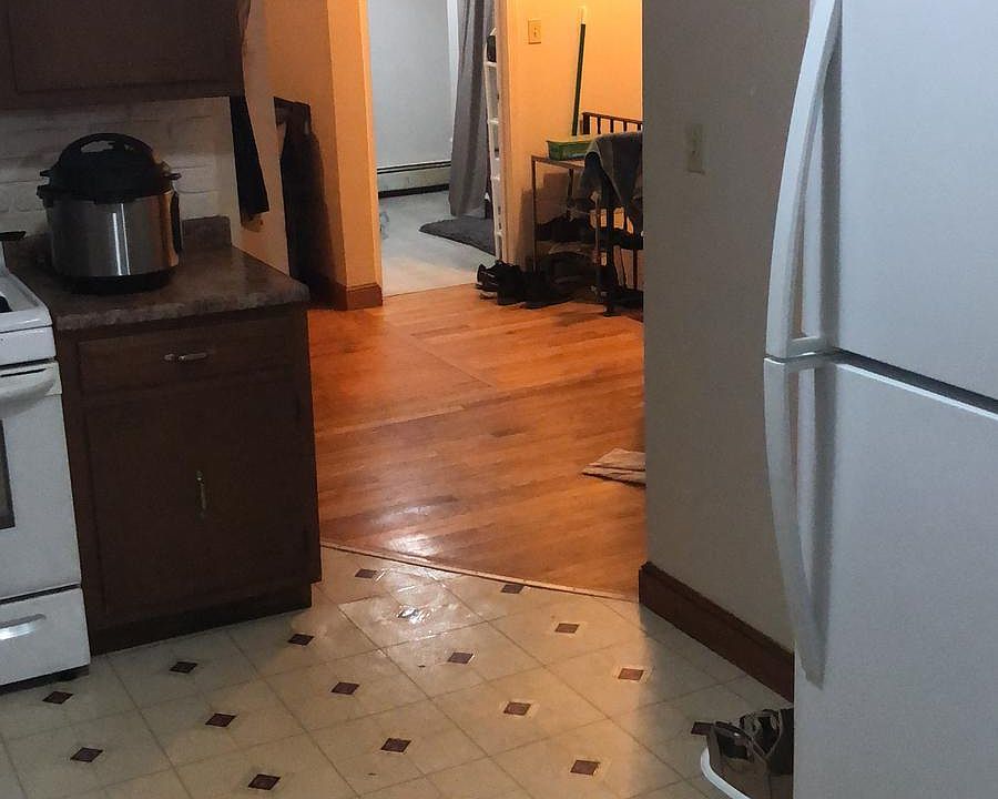 2nd image of 35 Adrian St APT 2
