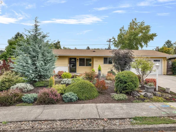 13810 SW Cherryhill Dr, Beaverton, OR 97008